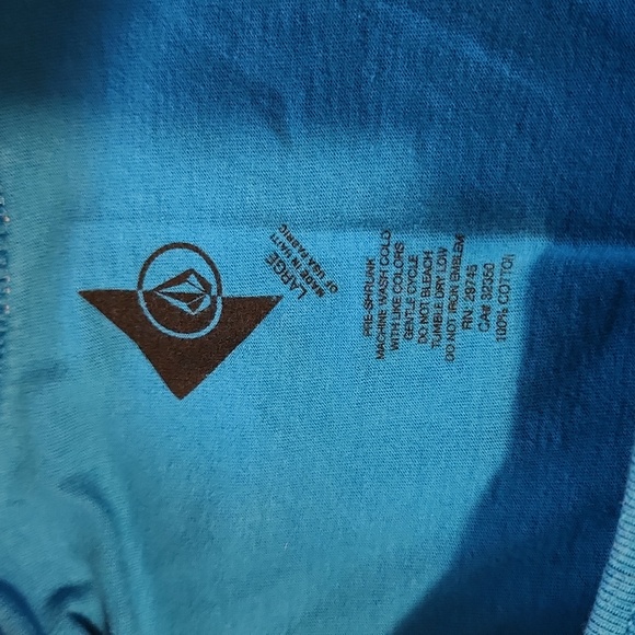 2 Volcom Boys Tank Tops Size L - Picture 5 of 5